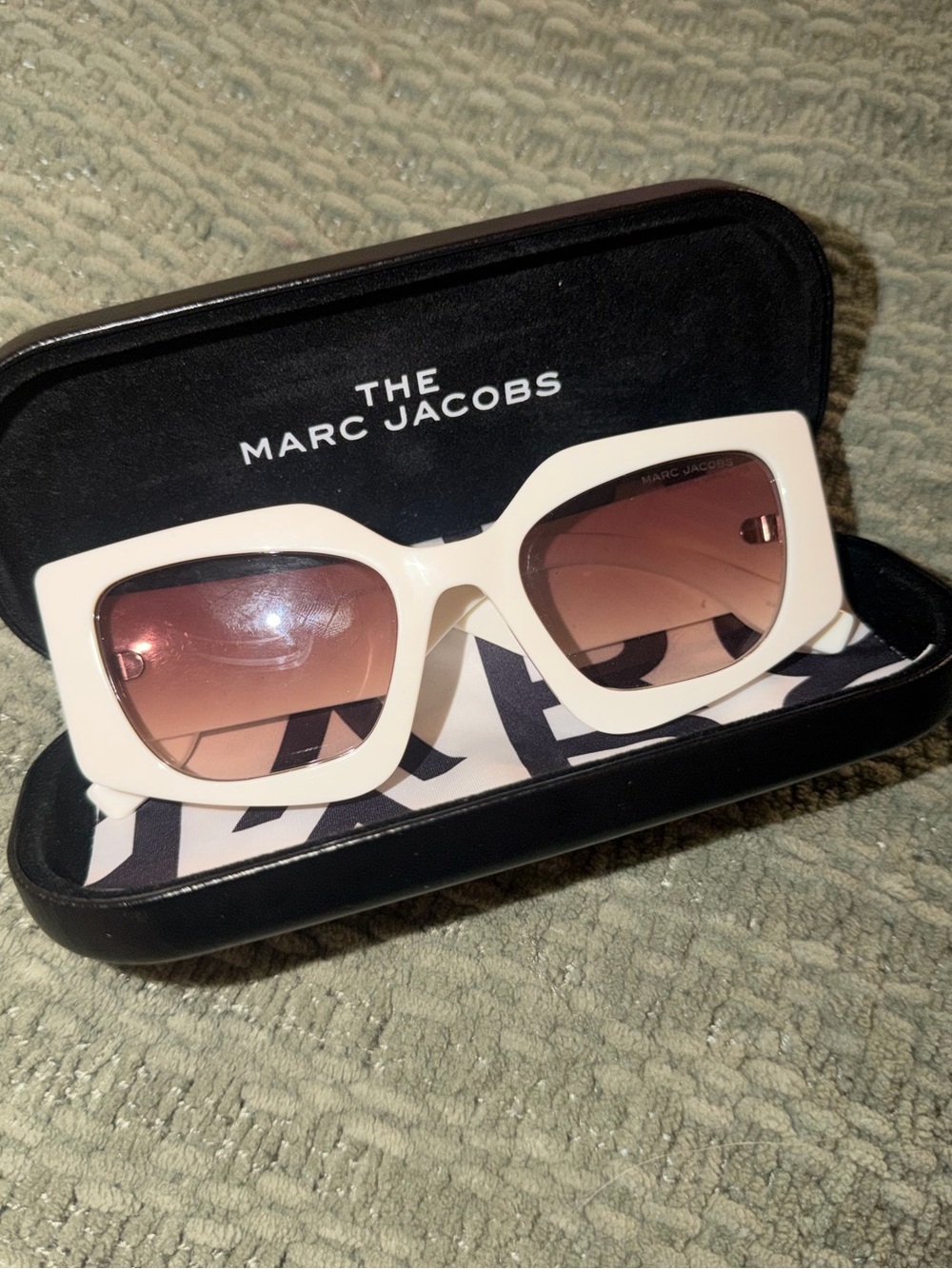 Marc Jacobs Square Cat Eye Sunglasses - White
